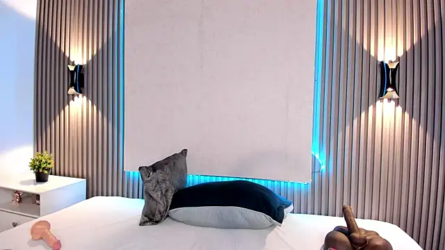 Zafiiraa online show from 02-22-25, 03:14