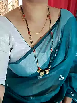 Snapshot of Indian_desi_wife chatting on 12-08-24, 03:32 Indian desi wife online show from 12-08-24, 03:32