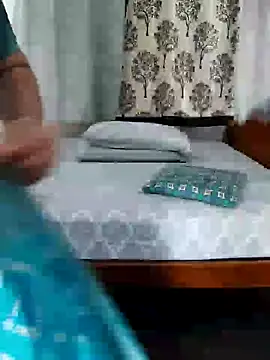 Snapshot of Indian_desi_wife chatting on 12-16-24, 05:22 Indian desi wife online show from 12-16-24, 05:22