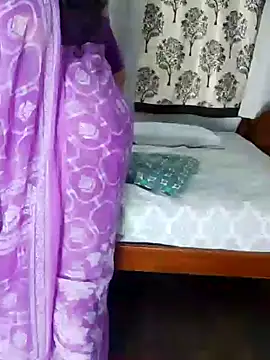 Snapshot of Indian_desi_wife chatting on 12-18-24, 05:42 Indian desi wife online show from 12-18-24, 05:42