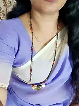 Snapshot of Indian_desi_wife chatting on 12-20-24, 02:30 Indian desi wife online show from 12-20-24, 02:30