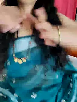 Snapshot of Indian_desi_wife chatting on 12-28-24, 05:55 Indian desi wife online show from 12-28-24, 05:55