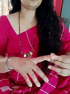 Snapshot of Indian_desi_wife chatting on 12-30-24, 05:26 Indian desi wife online show from 12-30-24, 05:26