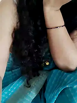 Snapshot of Indian_desi_wife chatting on 01-15-25, 05:40 Indian desi wife online show from 01-15-25, 05:40