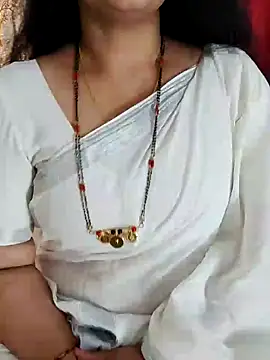 Snapshot of Indian_desi_wife chatting on 01-21-25, 03:26 Indian desi wife online show from 01-21-25, 03:26
