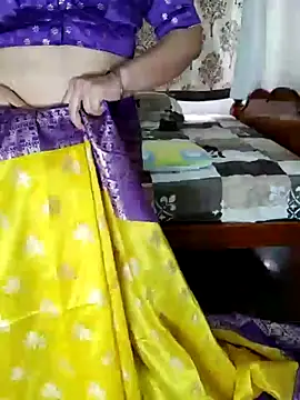 Snapshot of Indian_desi_wife chatting on 01-24-25, 02:18 Indian desi wife online show from 01-24-25, 02:18