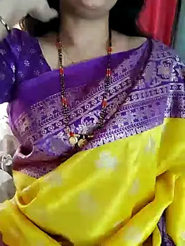 Snapshot of Indian_desi_wife chatting on 01-24-25, 05:21 Indian desi wife online show from 01-24-25, 05:21