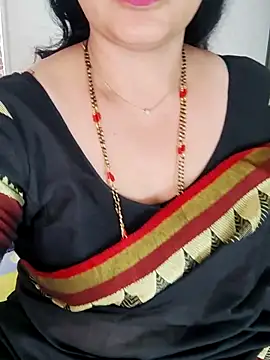 Snapshot of Indian_desi_wife chatting on 02-20-25, 05:55 Indian desi wife online show from 02-20-25, 05:55