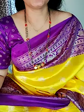 Snapshot of Indian_desi_wife chatting on 02-28-25, 02:09 Indian desi wife online show from 02-28-25, 02:09
