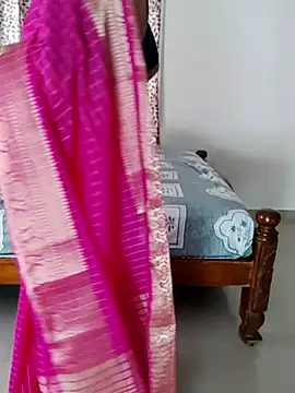 Snapshot of Indian_desi_wife chatting on 03-08-25, 02:23 Indian desi wife online show from 03-08-25, 02:23