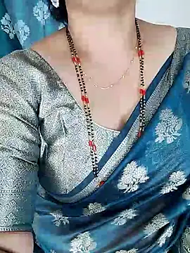Snapshot of Indian_desi_wife chatting on 09-15-25, 02:22 Indian desi wife online show from 09-15-25, 02:22