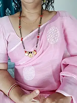 Snapshot of Indian_desi_wife chatting on 10-11-25, 04:27 Indian desi wife online show from 10-11-25, 04:27