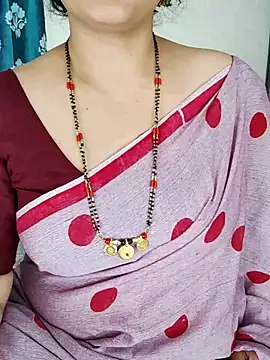 Snapshot of Indian_desi_wife chatting on 10-31-25, 02:12 Indian desi wife online show from 10-31-25, 02:12