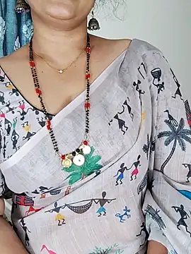 Snapshot of Indian_desi_wife chatting on 12-22-25, 03:03 Indian desi wife online show from 12-22-25, 03:03