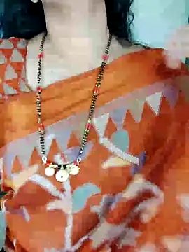 Snapshot of Indian_desi_wife chatting on 12-23-25, 03:26 Indian desi wife online show from 12-23-25, 03:26