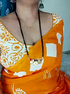 Snapshot of Indian_desi_wife chatting on 02-06-26, 02:38 Indian desi wife online show from 02-06-26, 02:38