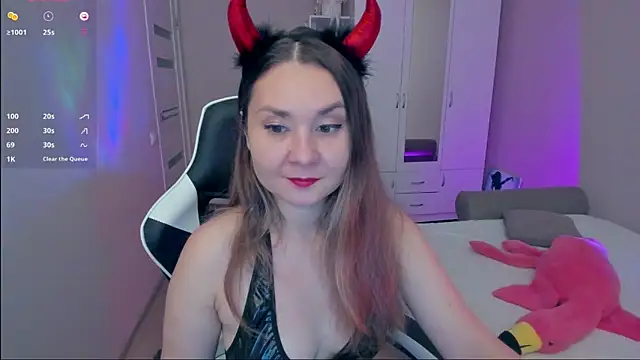 Snapshot of Devil_Mixi chatting on 10-31-25, 01:56 Devil Mixi online show from 10-31-25, 01:56