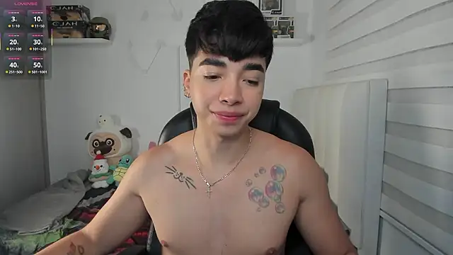 santy7v7 online show from 03-26-26, 01:28