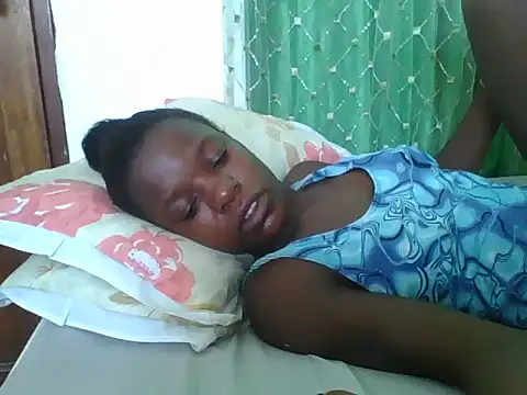 sweetchic  online show from 12-21-25, 07:48