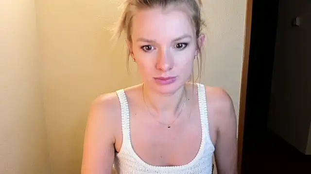 Annloveyou online show from 01-04-25, 10:24