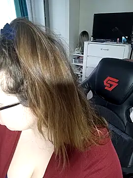 DienkaGreen online show from 10-31-25, 10:49