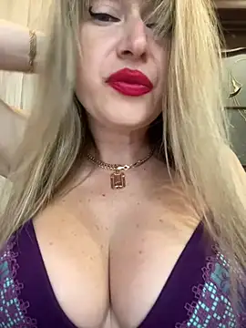 Snapshot of Kittenforyou chatting on 05-31-26, 01:29 Kittenforyou online show from 05-31-26, 01:29