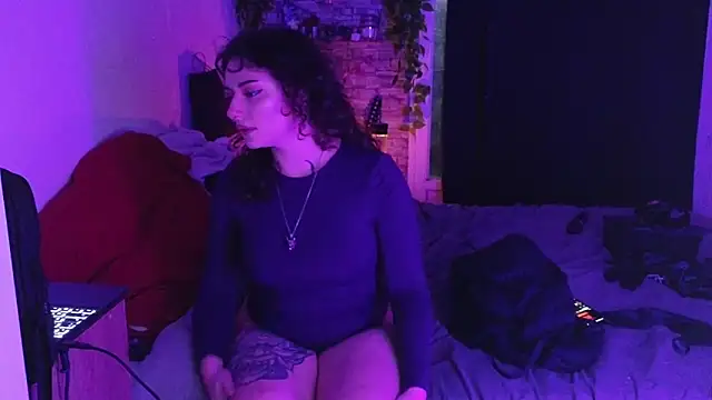 Moxxxie online show from 12-16-25, 04:34