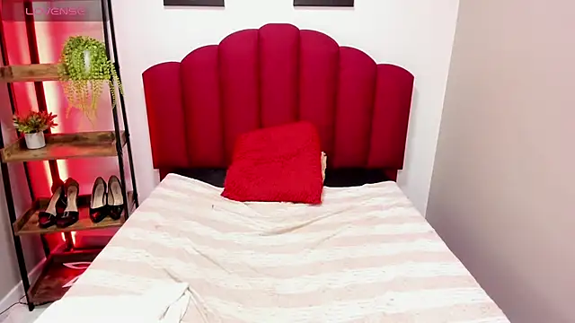 Ashleyyrobert online show from 12-13-24, 06:27