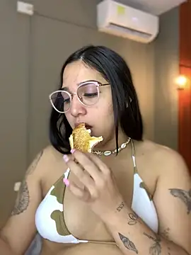 Amandanauty online show from 12-21-24, 03:03