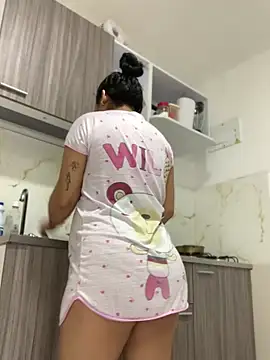 Amandanauty online show from 12-29-24, 06:05