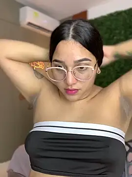 Amandanauty online show from 01-16-25, 04:38