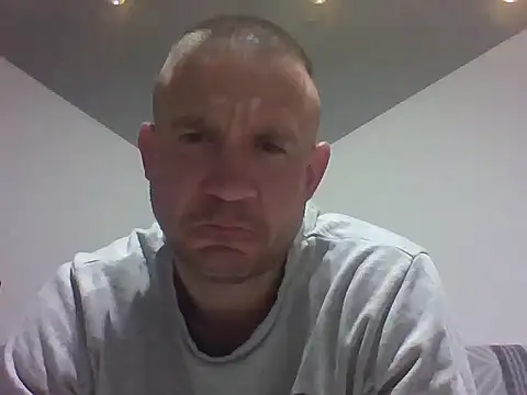 Snapshot of aroj95 chatting on 04-27-26, 10:41 aroj95 online show from 04-27-26, 10:41