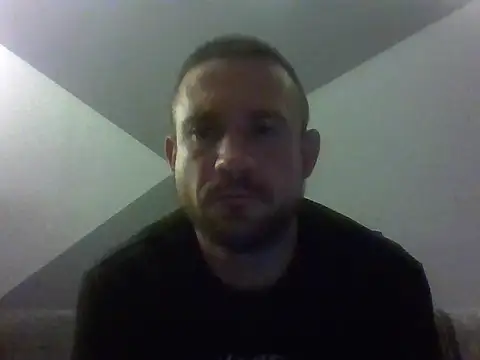 Snapshot of aroj95 chatting on 06-16-26, 12:35 aroj95 online show from 06-16-26, 12:35