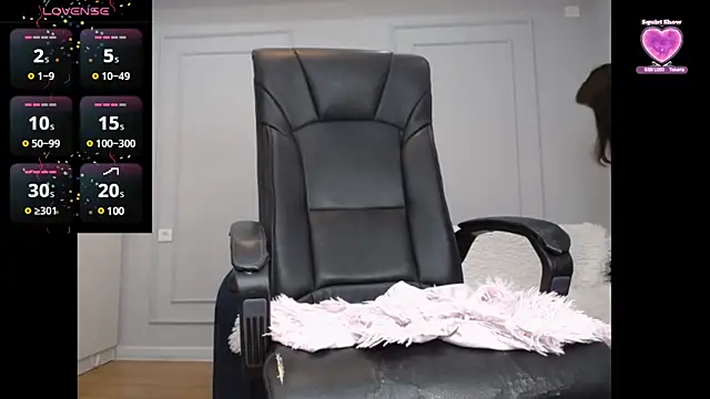 LillieSoonKim online show from 12-23-24, 06:44