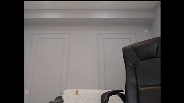 LillieSoonKim online show from 02-23-25, 06:39