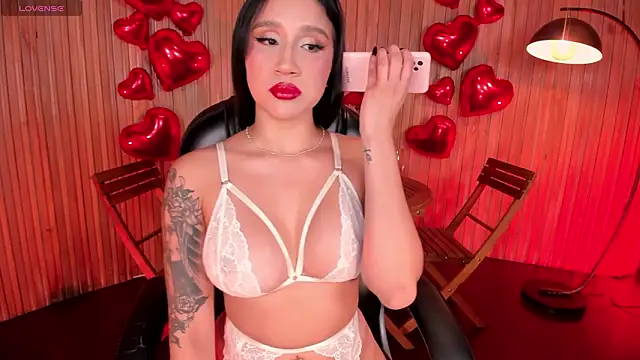 Snapshot of NickyLawson chatting on 02-14-26, 04:42 NickyLawson online show from 02-14-26, 04:42