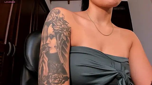 Snapshot of NickyLawson chatting on 03-16-26, 05:44 NickyLawson online show from 03-16-26, 05:44