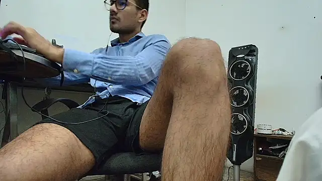 Snapshot of x-sebastian chatting on 02-16-26, 03:52 x-sebastian online show from 02-16-26, 03:52