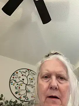 Kaitlyn Winters online show from 01-14-26, 06:57