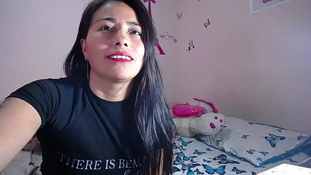 Snapshot of hanna_girl21 chatting on 02-12-26, 01:28 hanna girl21 online show from 02-12-26, 01:28