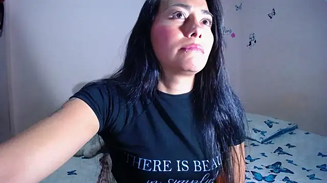 Snapshot of hanna_girl21 chatting on 02-13-26, 01:45 hanna girl21 online show from 02-13-26, 01:45