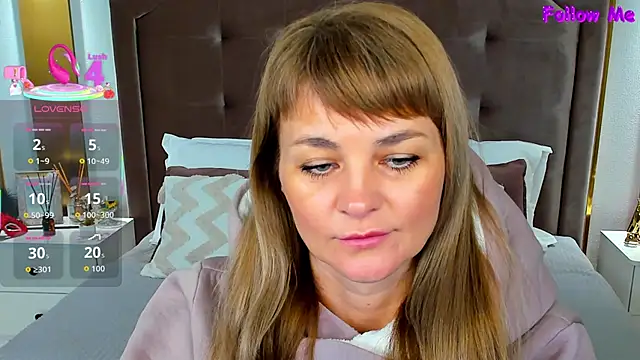 annasimonsj online show from 10-15-25, 01:06