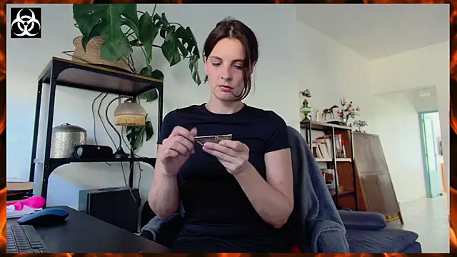 LanaCorona online show from 09-18-25, 01:57