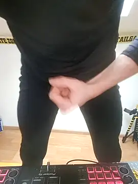 utoopia777 online show from 02-09-26, 07:56