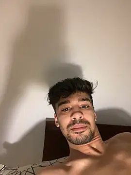 Snapshot of Hermanooooooo chatting on 02-04-25, 03:11 Hermanooooooo online show from 02-04-25, 03:11