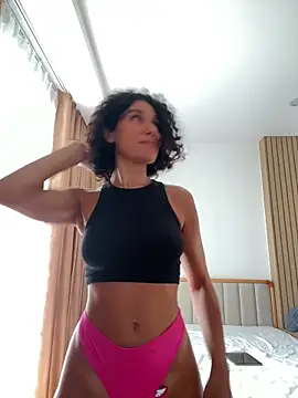 Snapshot of _CurlySue_ chatting on 06-22-26, 10:51 CurlySue online show from 06-22-26, 10:51