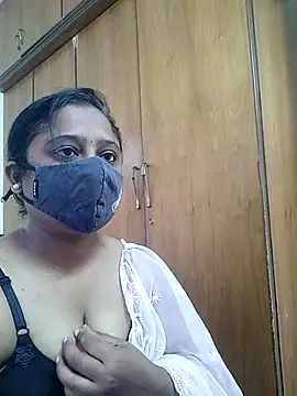sexynayan23 online show from 06-24-26, 04:44