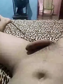 Snapshot of Emanuel45js chatting on 03-07-25, 06:33 Emanuel45js online show from 03-07-25, 06:33