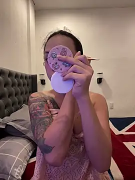 Snapshot of SweetCheska19 chatting on 04-09-26, 04:56 SweetCheska19 online show from 04-09-26, 04:56