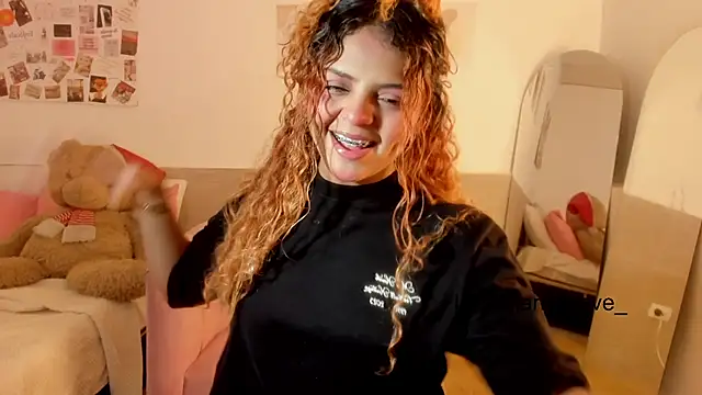 ValienteGirl  online show from 10-05-25, 07:34